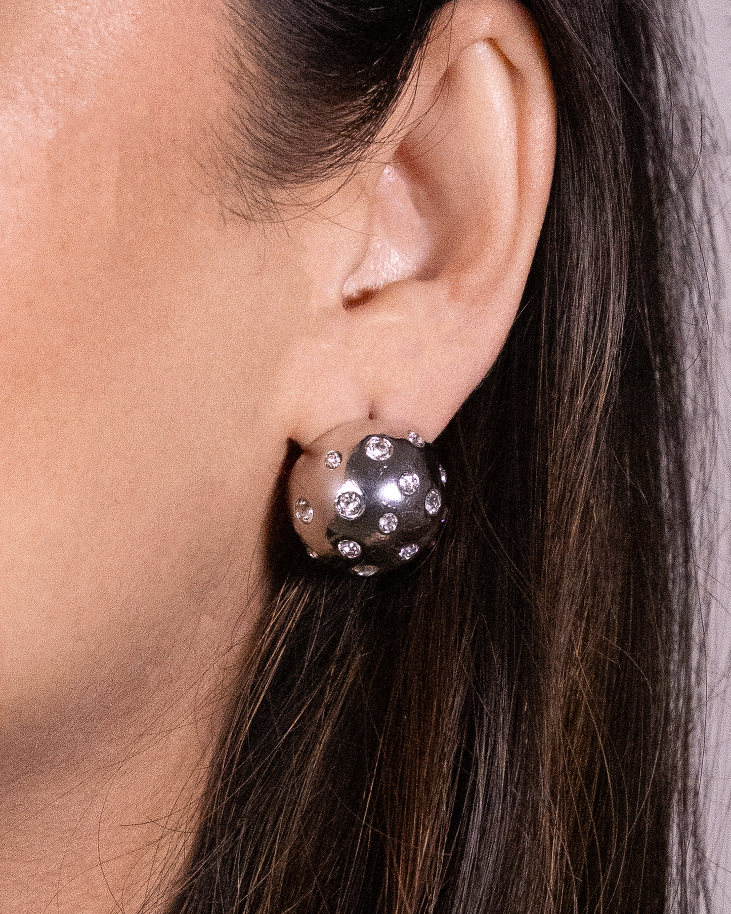 Round silver with white stones stud earrings