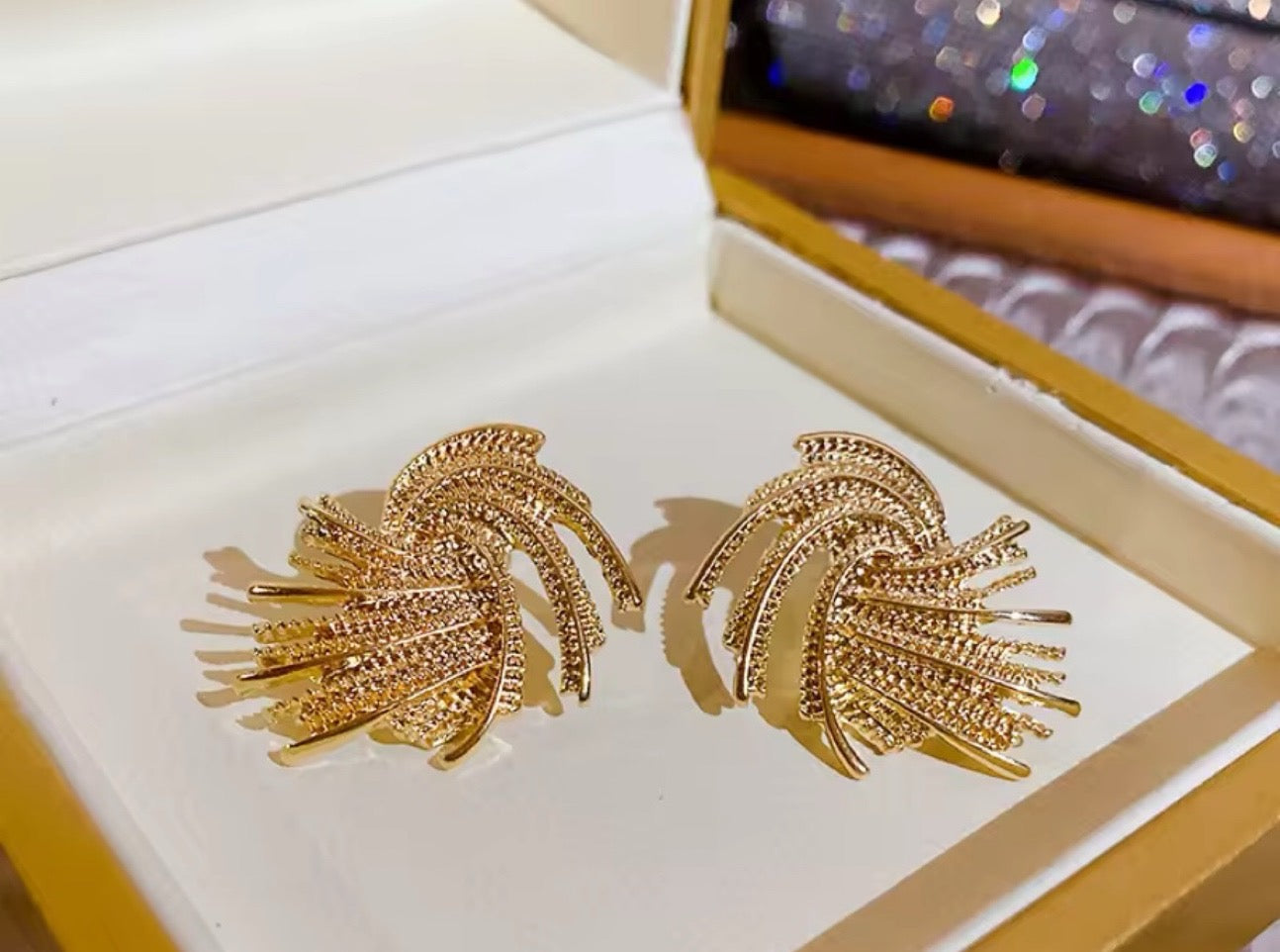 Gold pokey earrings