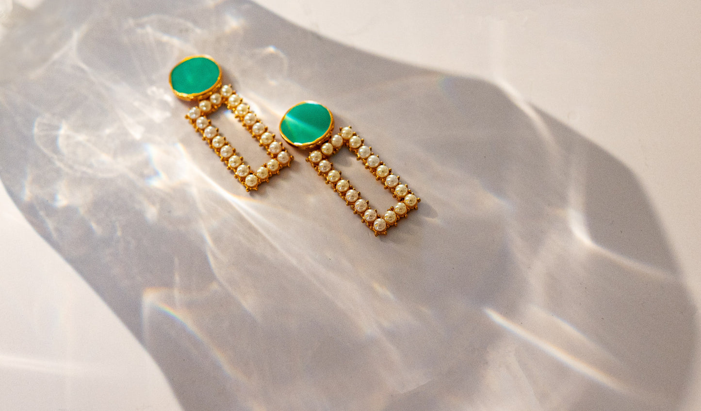 Teal a Pearl