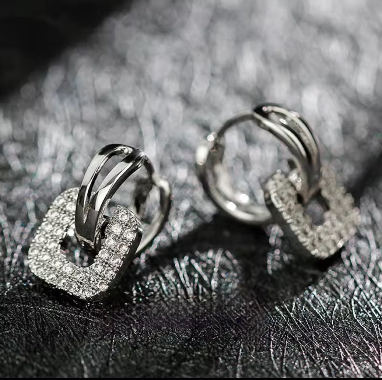 Silver geometric mini earrings